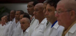 Médicos que lucharon contra el Ebola en África reciben la medalla “Carlos J. Finlay”, en La Habana. Foto: Ismael Francisco/ Cubadebate